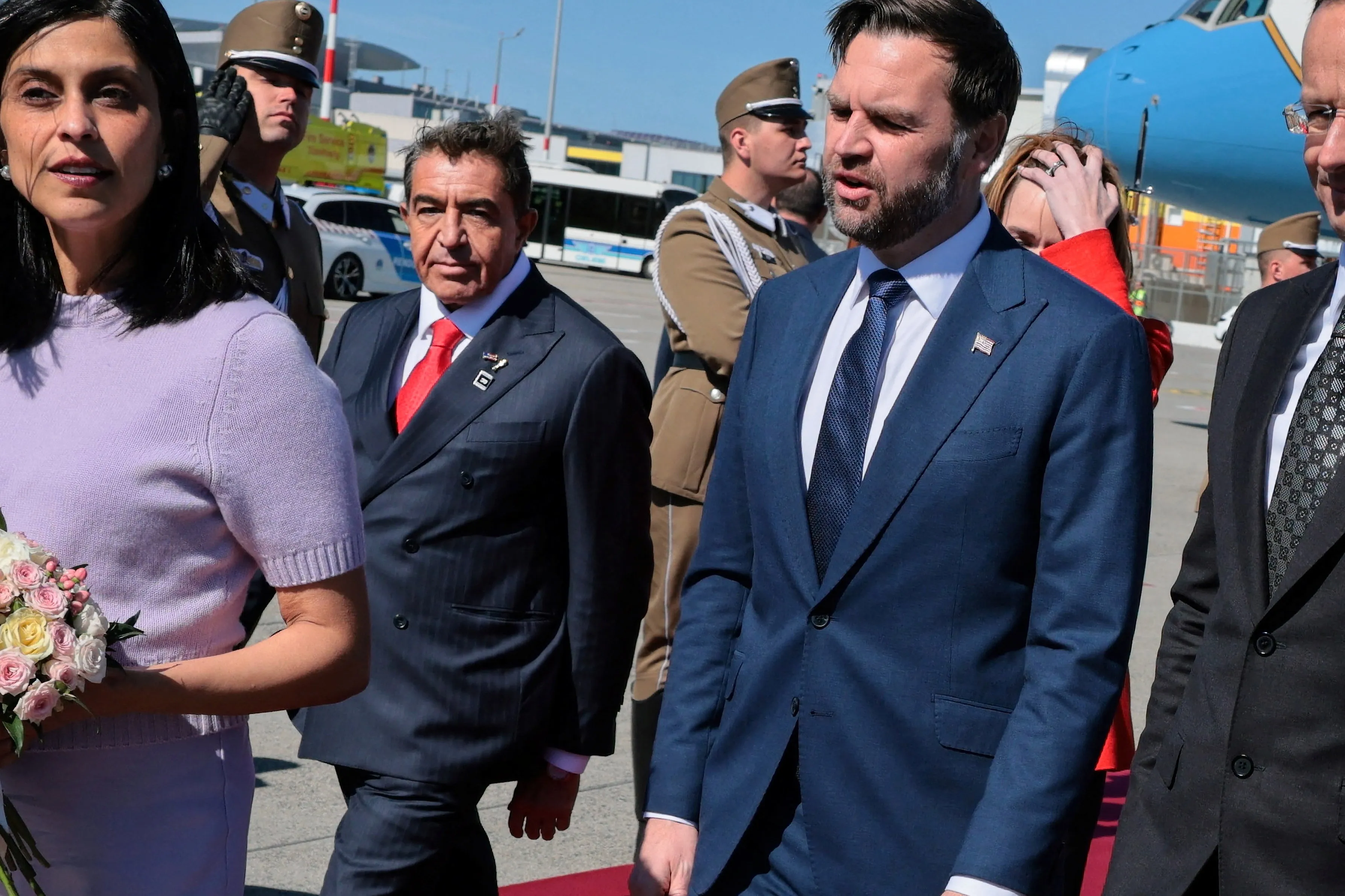 صفقات ترامب.. زامبولي يتباهى بـ 20 مليار دولار في 20 دقيقة