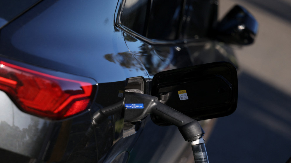 قفزة تاريخية بمبيعات السيارات الكهربائية باوروبا مع ارتفاع اسعار البنزين