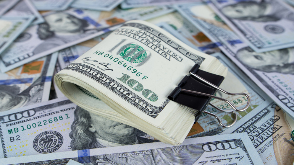 الدولار يقفز مع تصاعد التوترات بالشرق الاوسط