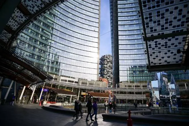 عجز الموازنة يضع إيطاليا تحت المجهر الأوروبي