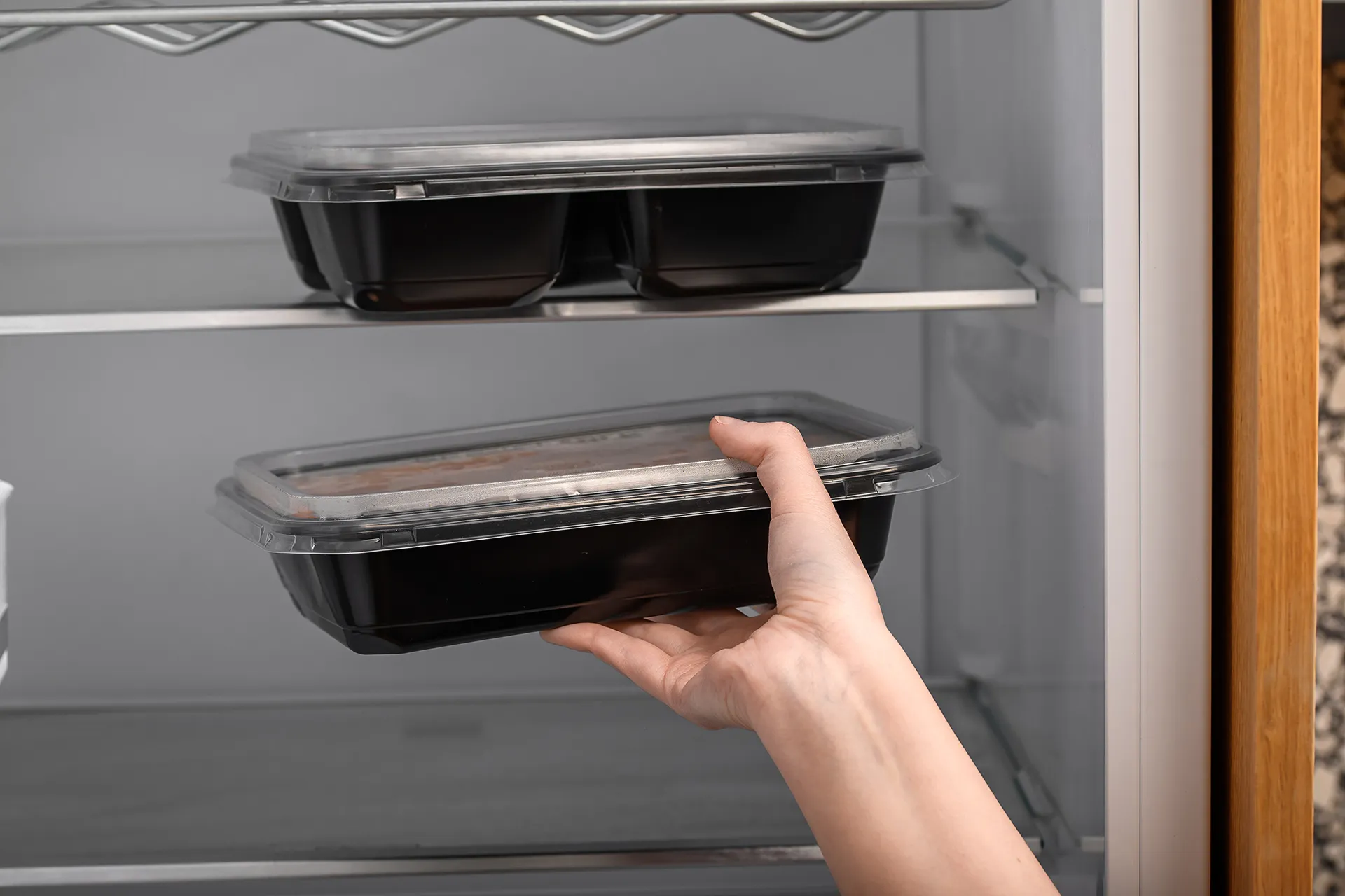 مخاطر البلاستيك الدقيق: تهديد خفي للخصوبة والدماغ