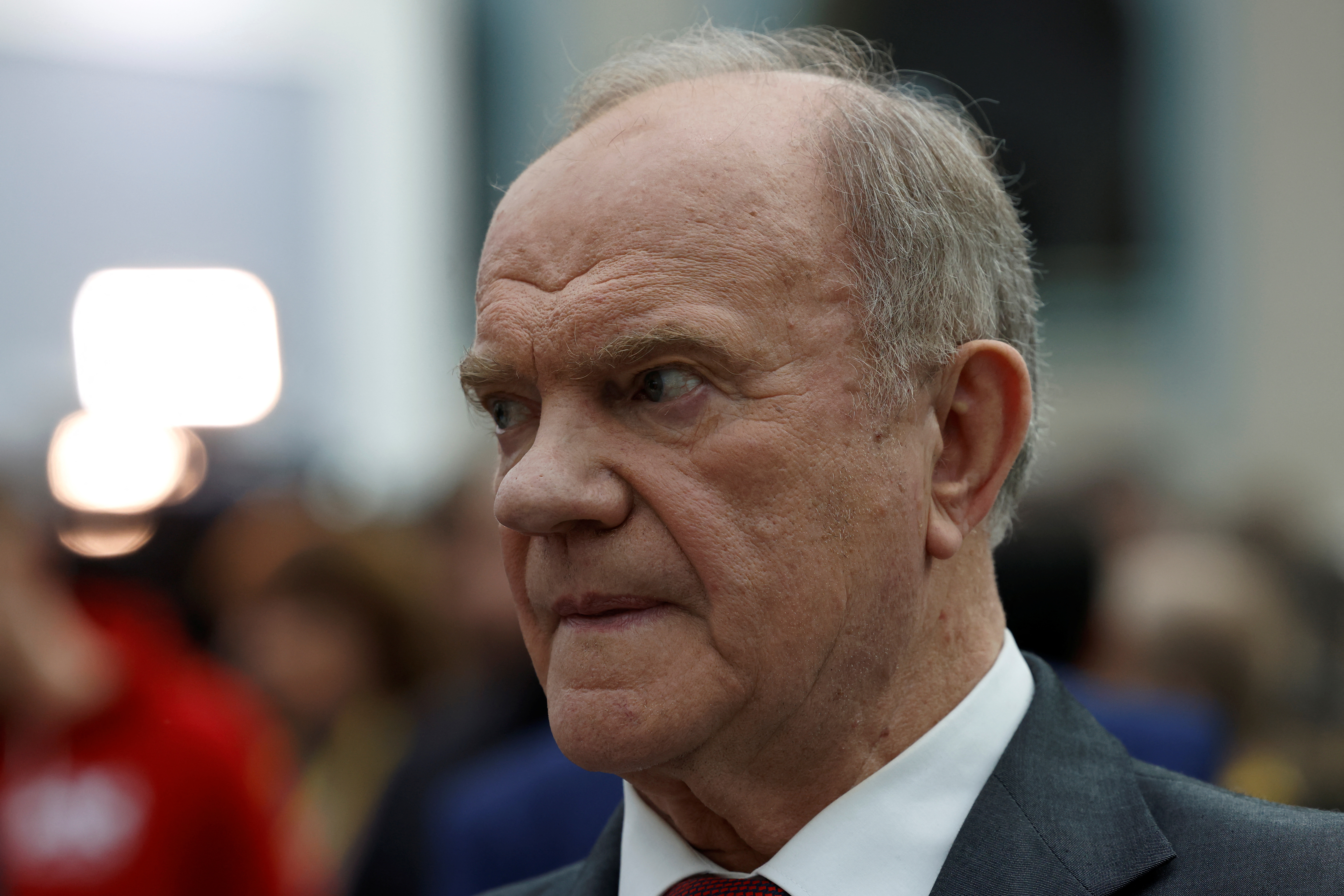 خبير روسي يحذر من ثورة وشيكة بسبب تدهور الاقتصاد