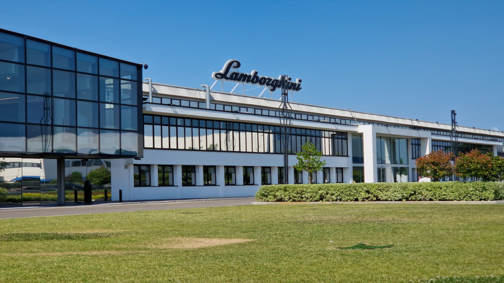 لامبورغيني توقف تسليم ومبيعات سياراتها في الشرق الاوسط بسبب الصراعات