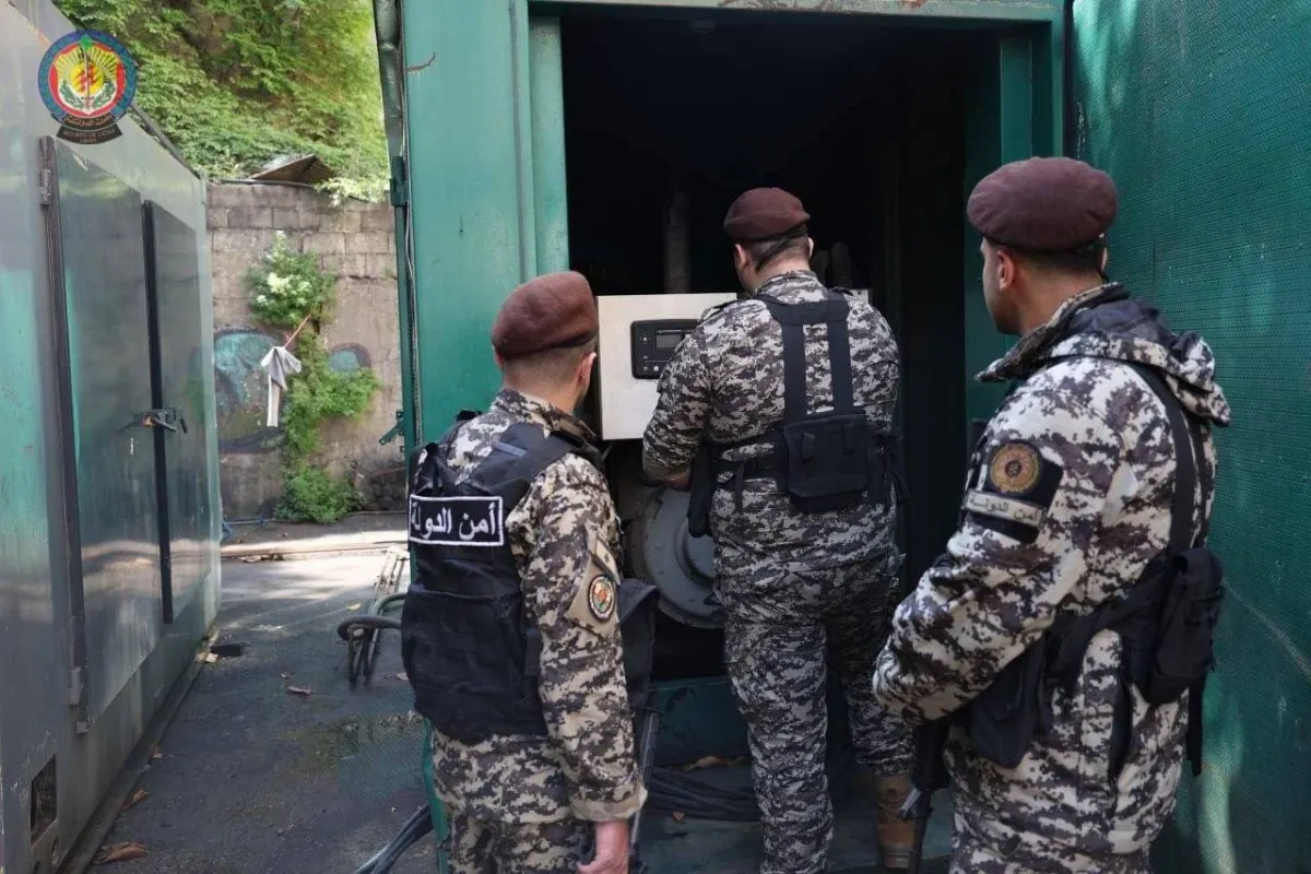 اشتباكات وقطع طرق في بيروت على خلفية مداهمة أمنية لتسعيرة المولدات