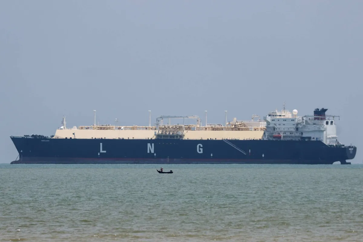 اندونيسيا تحسم الجدل: لا رسوم على عبور السفن في مضيق ملقا