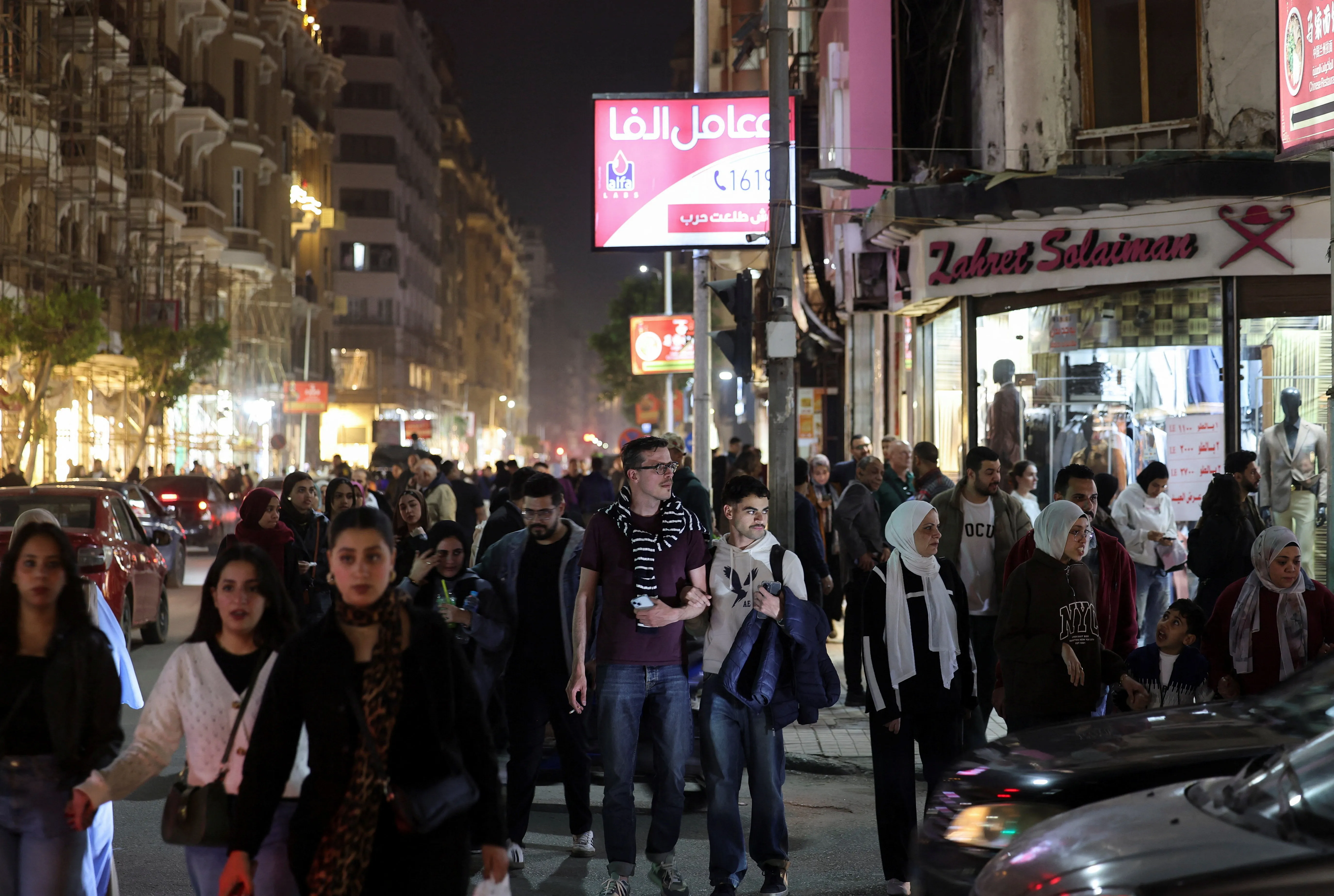 مصر تنهي العمل باجراءات ترشيد الطاقة وتلغي قيود غلق المحال