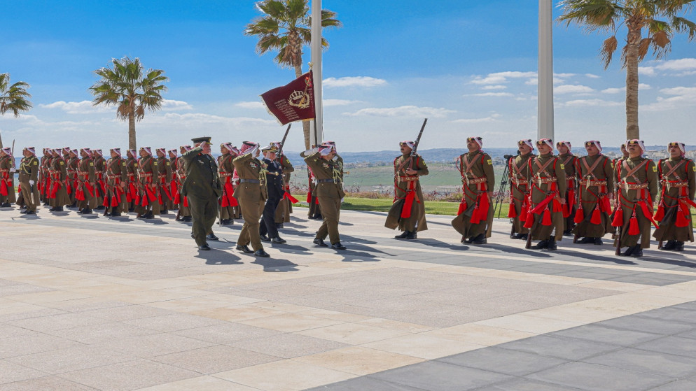 الحنيطي يستقبل رئيس هيئة اركان الدفاع الاسباني وتعزيز التعاون العسكري