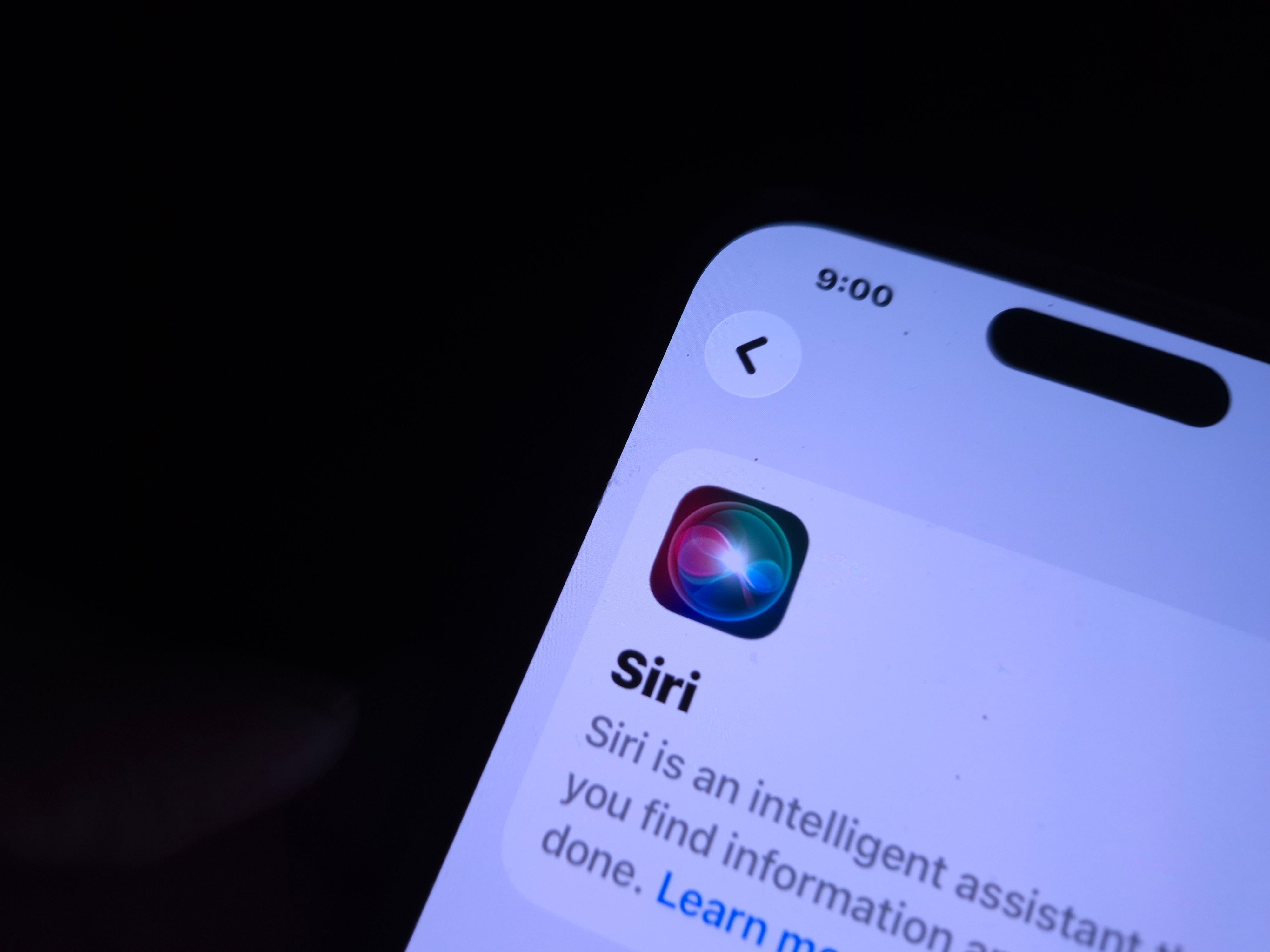 ابل تحدث ثورة في سيري بتحالف تاريخي مع غوغل