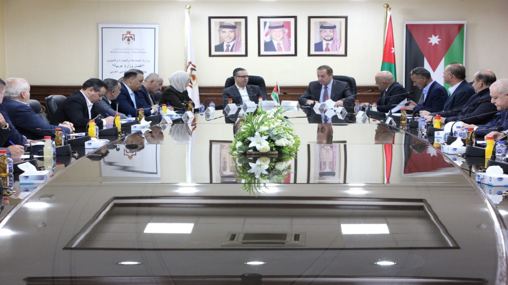 اجراءات حكومية عاجلة لتعزيز استيراد اللحوم وتخفيف الاسعار