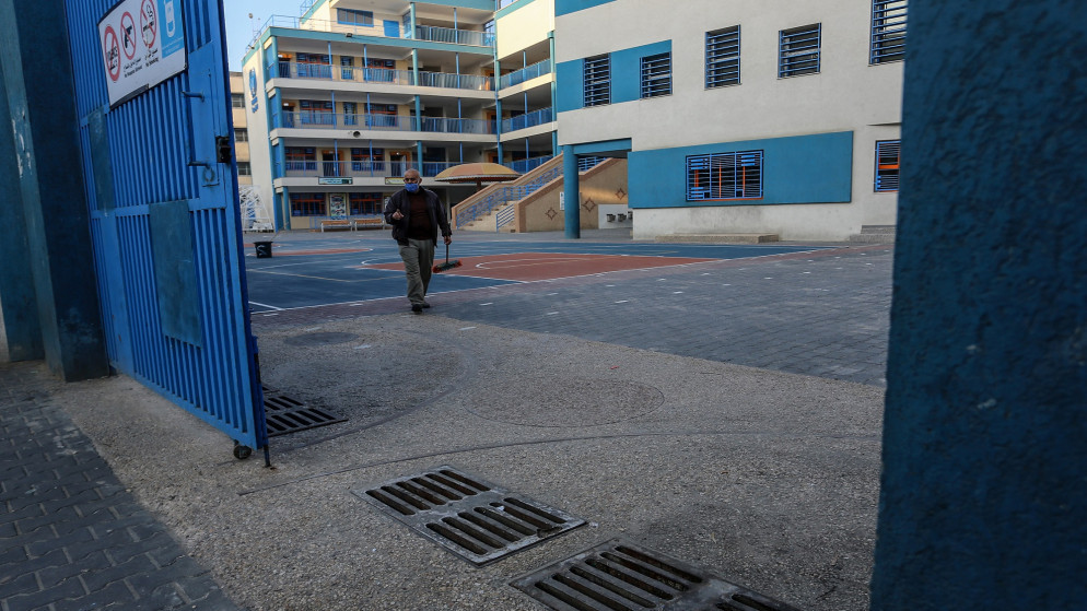 الاونروا تخفض خدماتها وتقليص ساعات دوام الطلبة في عدة دول