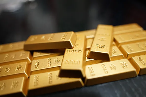 تذبذب الذهب يترقب قرار الفائدة الامريكية وسط آمال التهدئة