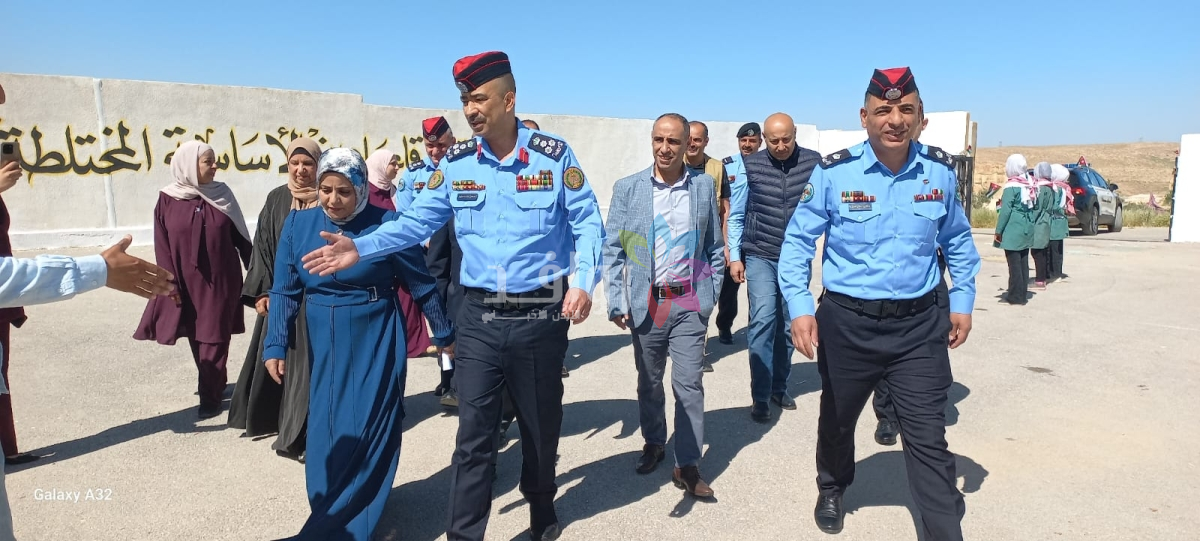 تخريج دورة الشرطي الصغير بمدرسة زرقاء ماعين الاساسية المختلطة في قضاء ماعين