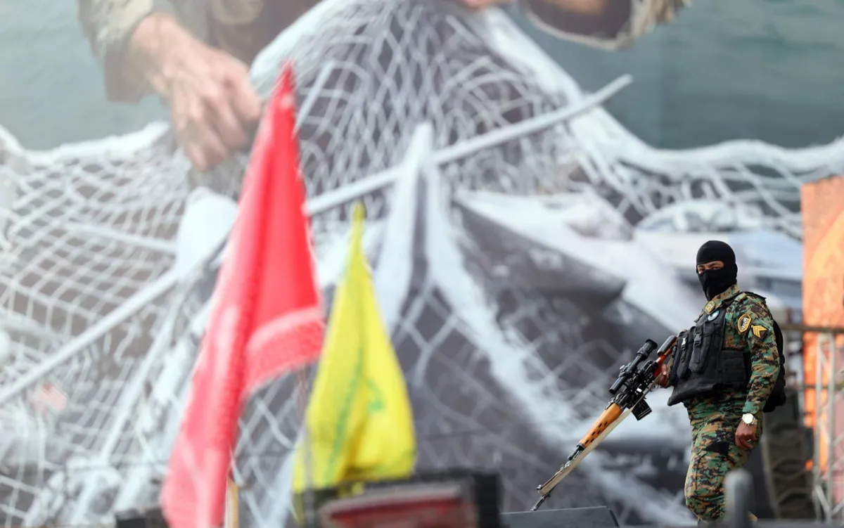 ترامب يدرس تشديد الحصار على ايران ومطالب بالتعقل السريع