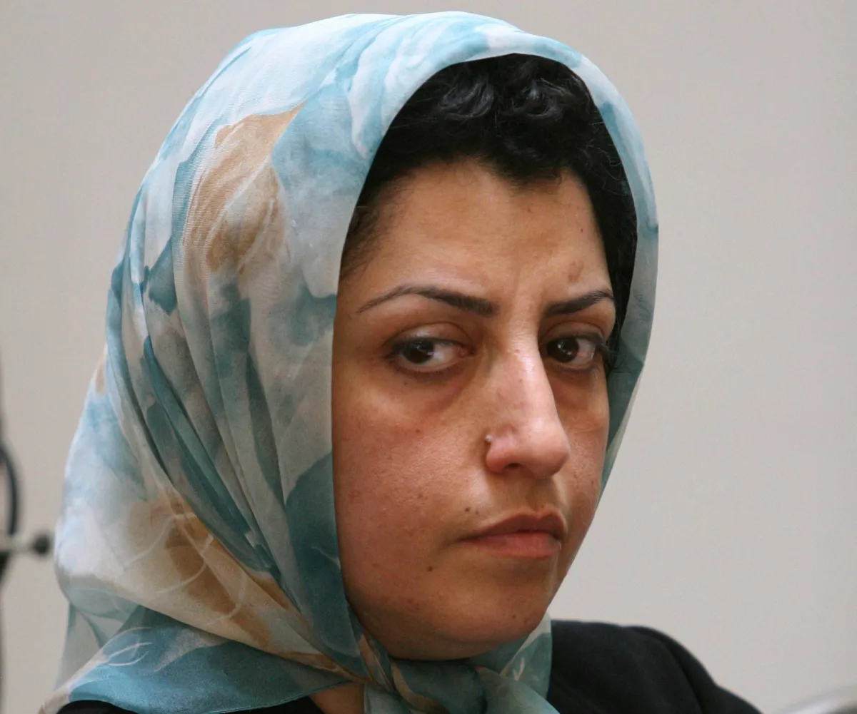 تدهور صحة نرجس محمدي ينقلها للمستشفى بشكل عاجل