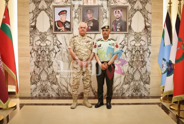مندوباً عن ولي العهد .. الحنيطي يكرم آمر مركز تدريب مكلفي خدمة العلم