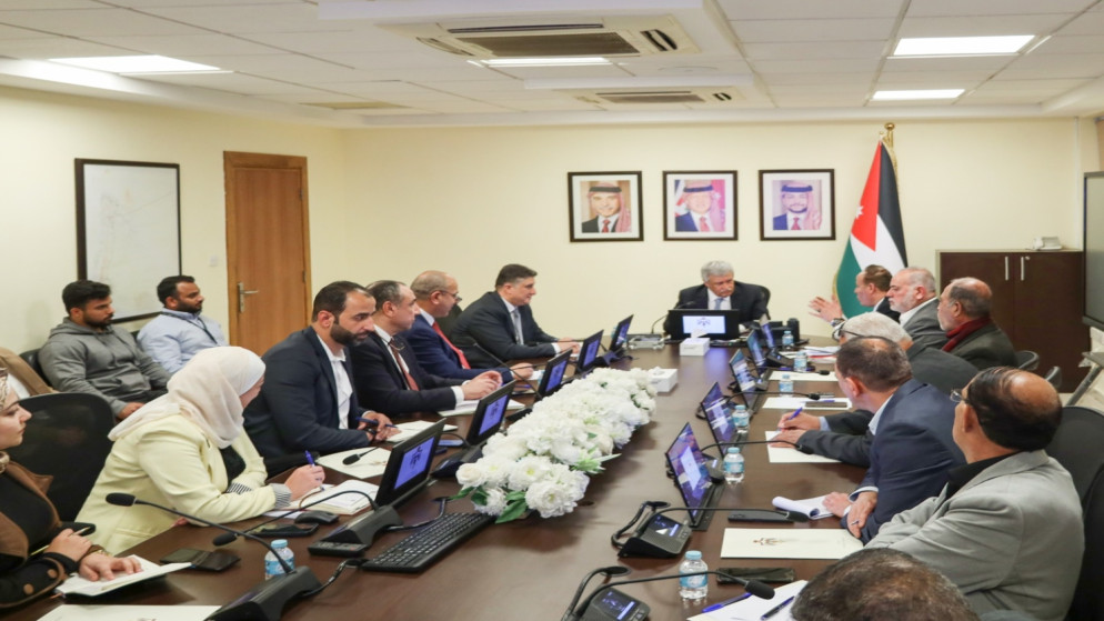 القطامين يشدد على أهمية التشاركية لتنشيط النقل والتجارة في الأردن