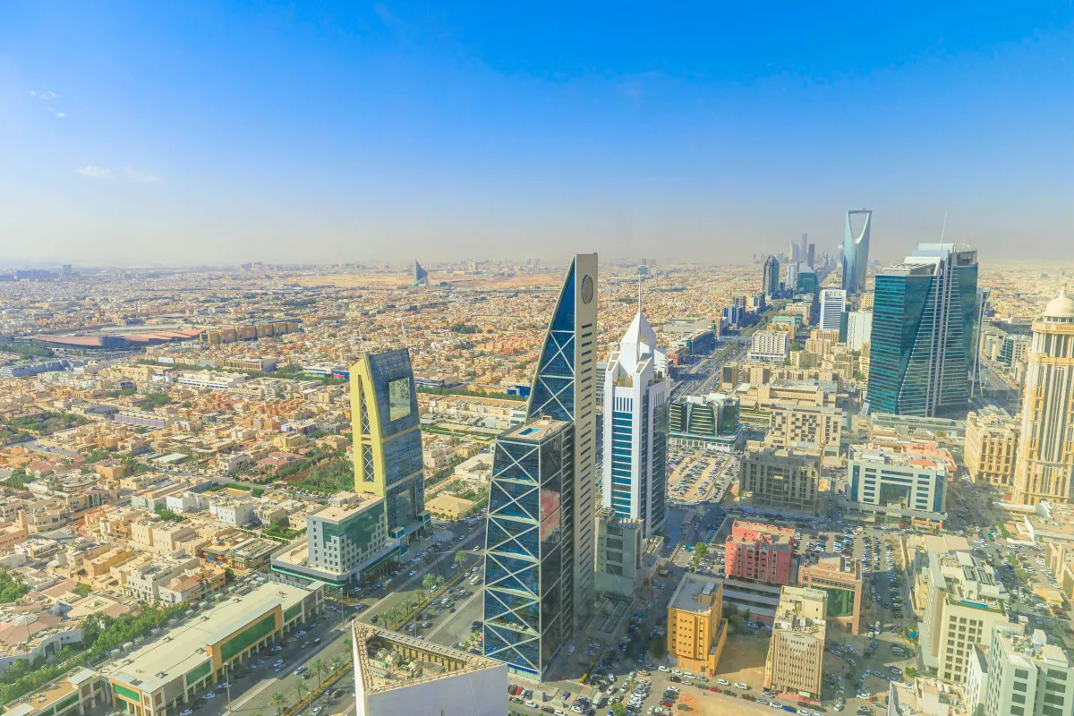 السعودية تعزز اقتصادها بإنفاق 103 مليارات دولار لمواجهة التحديات العالمية