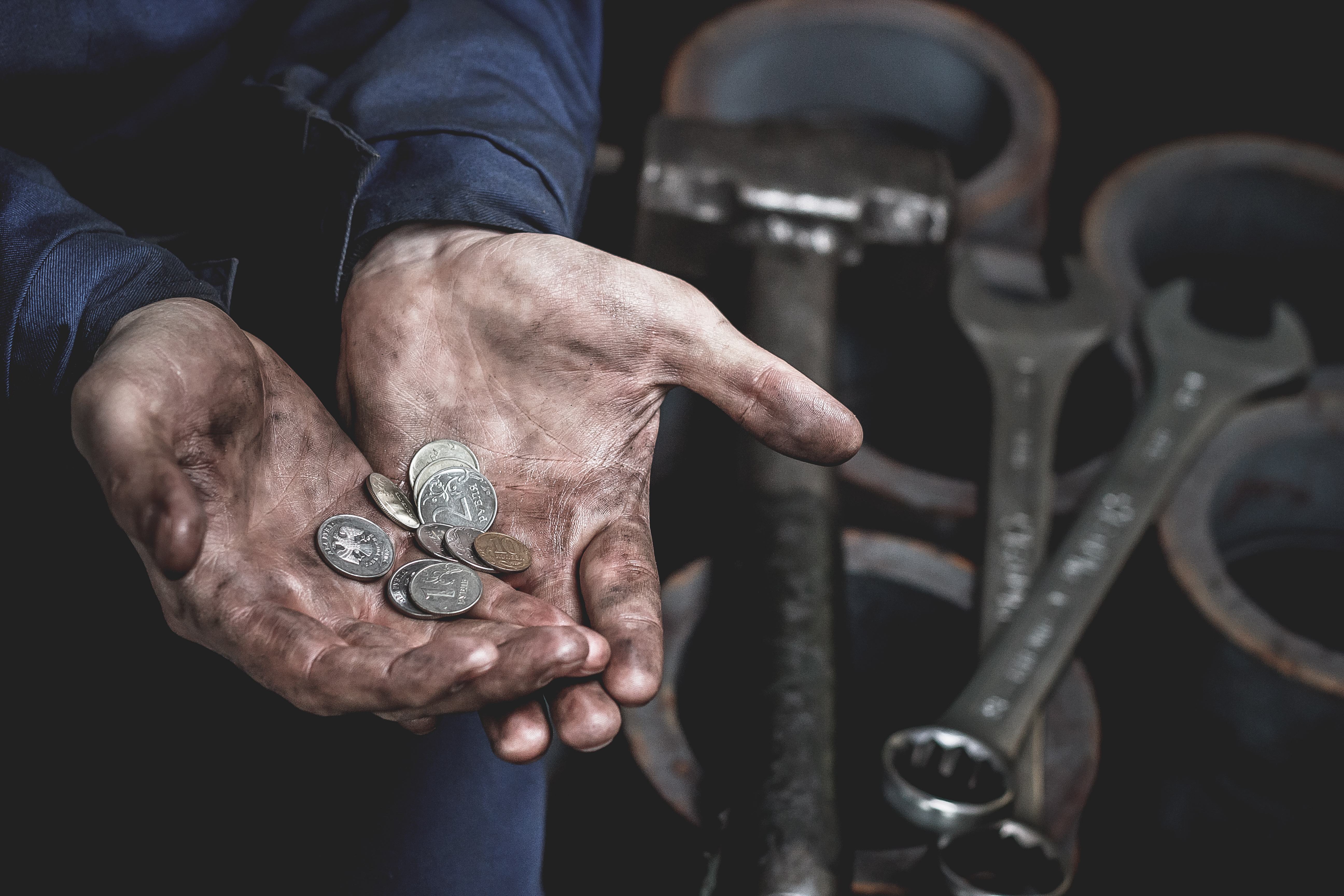تحذيرات من كارثة اقتصادية: هل تواجه روسيا عقودا من الفقر؟