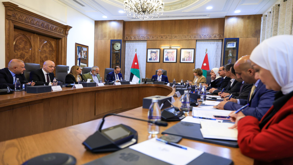 حسان يطلق خطة تطوير الادارة الحكومية في الاردن