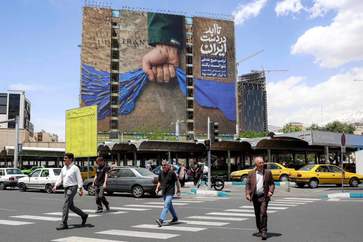 ايران تدرس مقترحا امريكيا لانهاء الحرب وسط تفاؤل حذر