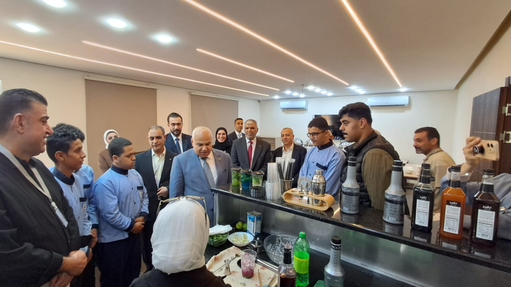 وزير العمل يؤكد أهمية تطوير مهارات الكوادر السياحية في العقبة