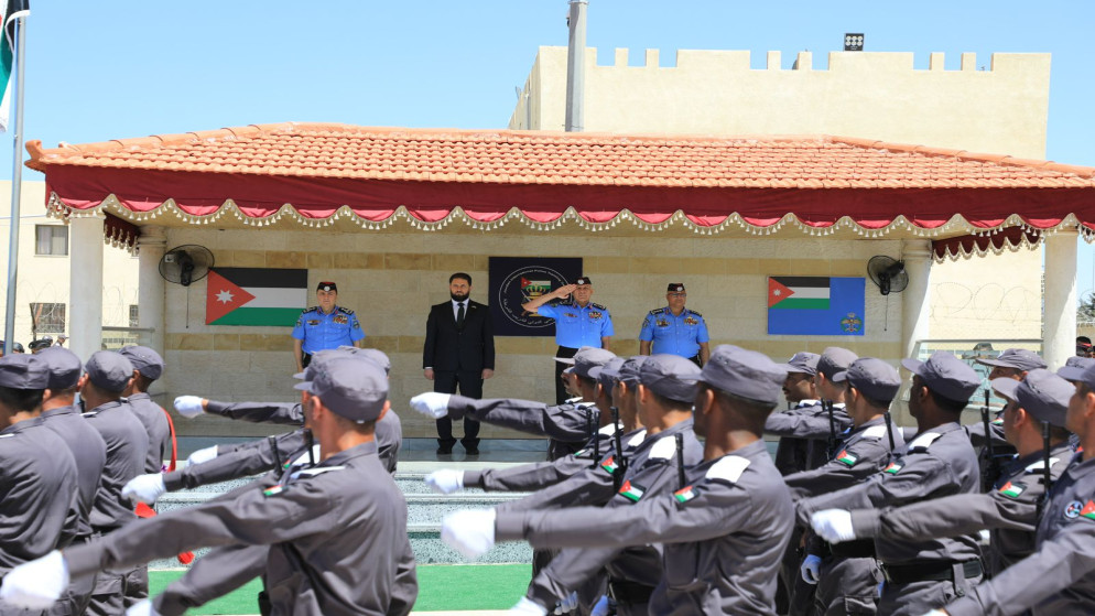 الأمن العام الأردني يحتفي بتخريج دورة تأهيل الشرطة السورية