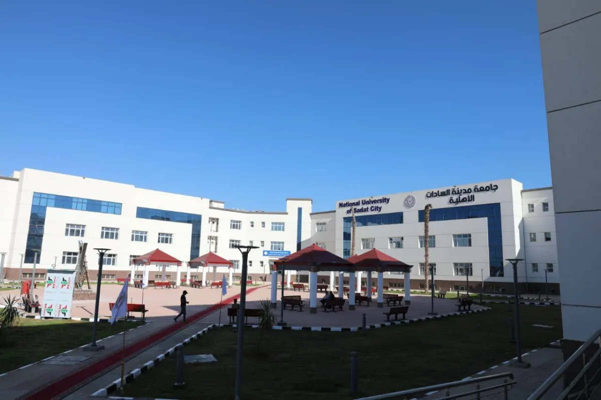 الجامعات المصرية تتنافس على استقطاب طلاب الثانوية العامة