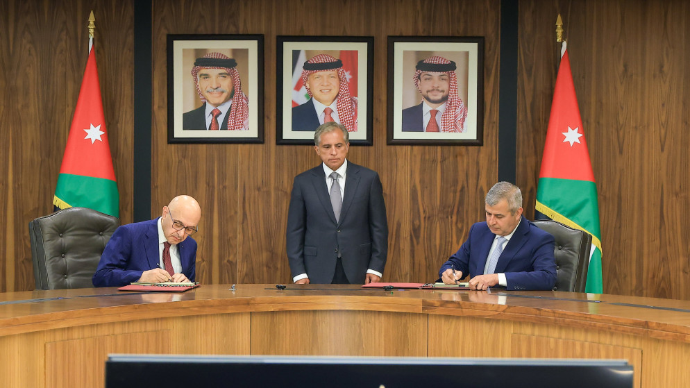 الأردن توقع اتفاقية تاريخية لإنتاج الأمونيا الخضراء بمليار دولار
