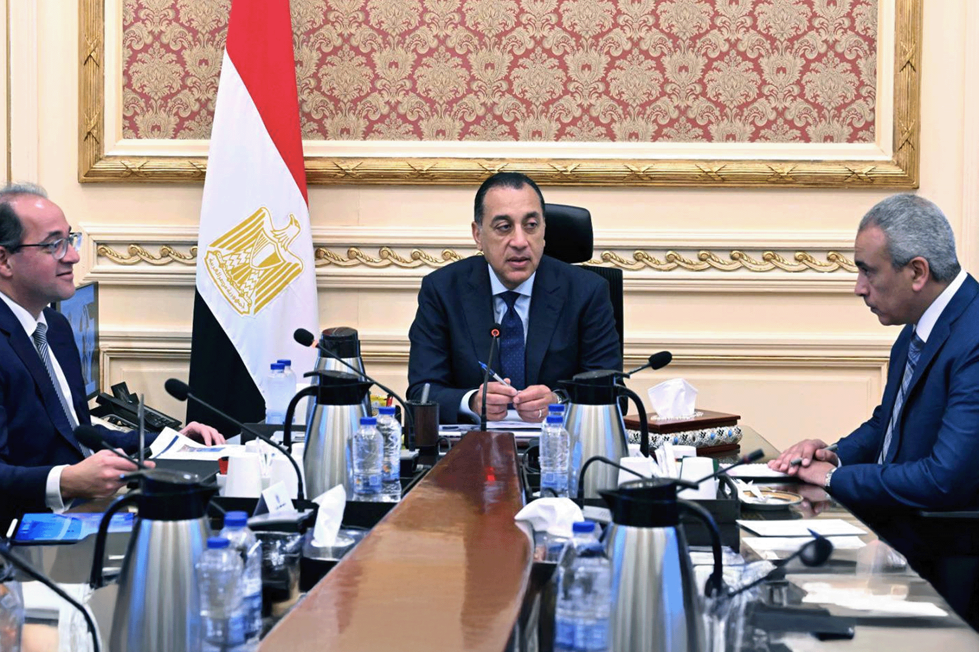 مصر تتجه نحو السيارات الكهربائية لخفض استهلاك الوقود