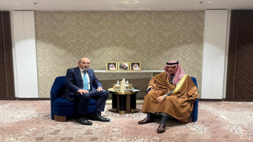 الصفدي يبحث مع بن فرحان تطورات الأوضاع الإقليمية