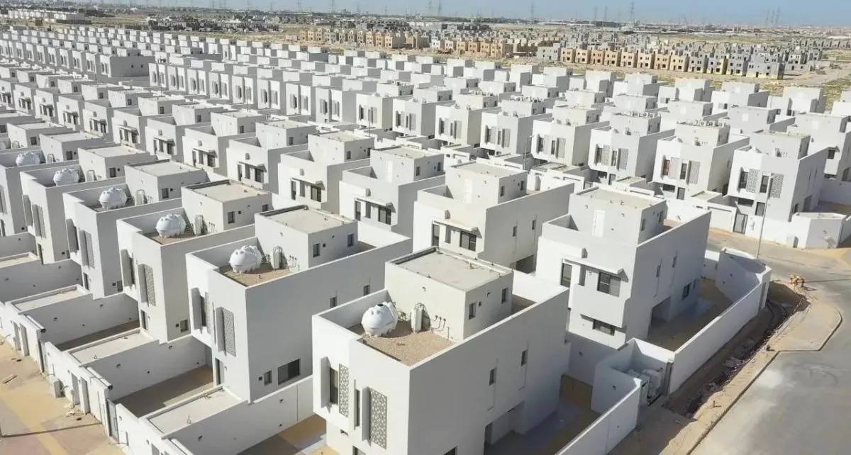 السعودية تعيد تشكيل السوق العقارية برسوم على الأراضي البيضاء