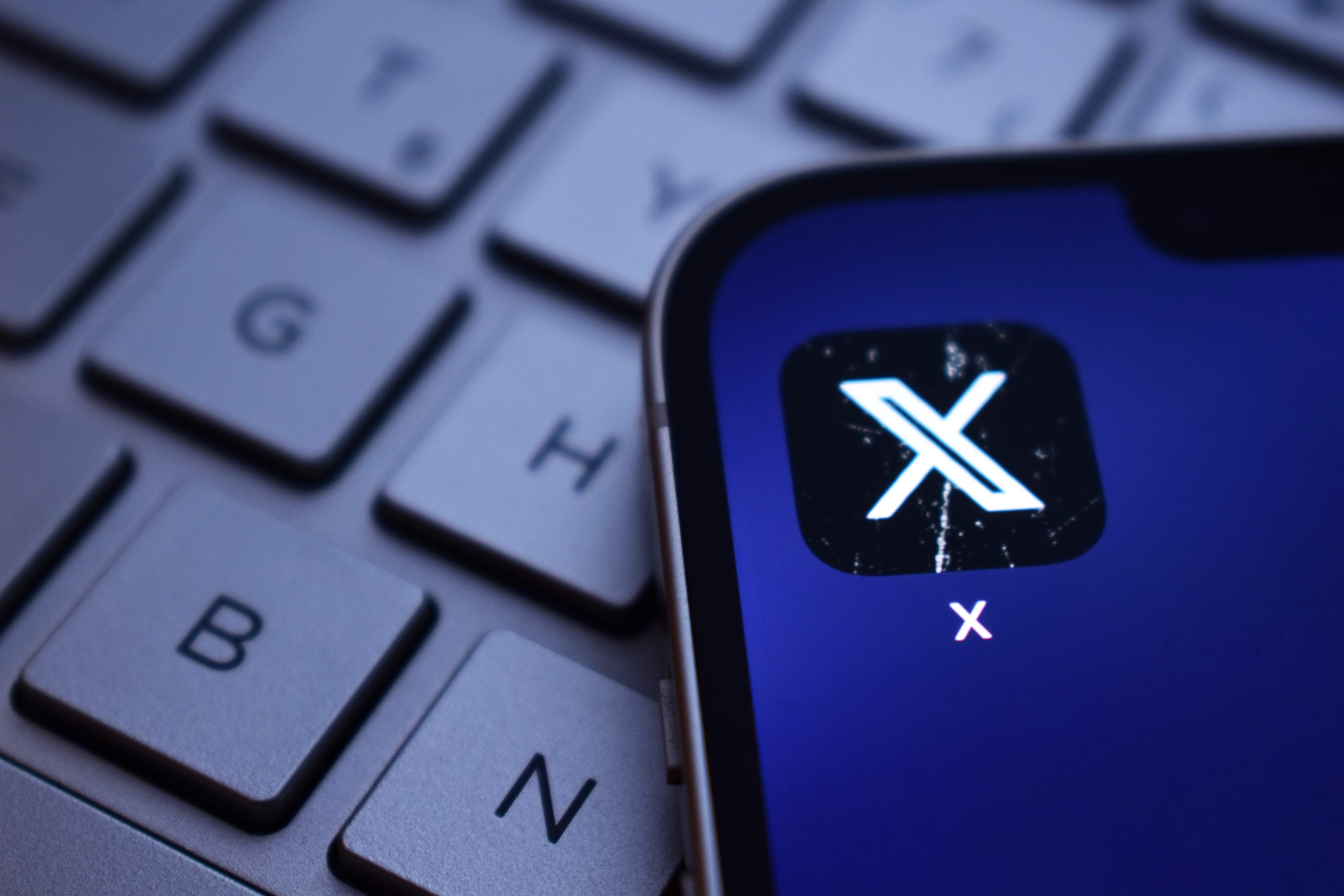 قيود صارمة على حسابات X المجانية تثير غضب المستخدمين