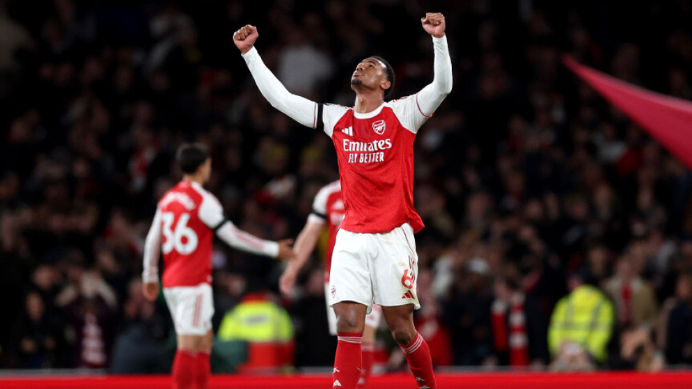 ارسنال يحصد لقب الدوري الانجليزي الممتاز بعد غياب 22 عاما