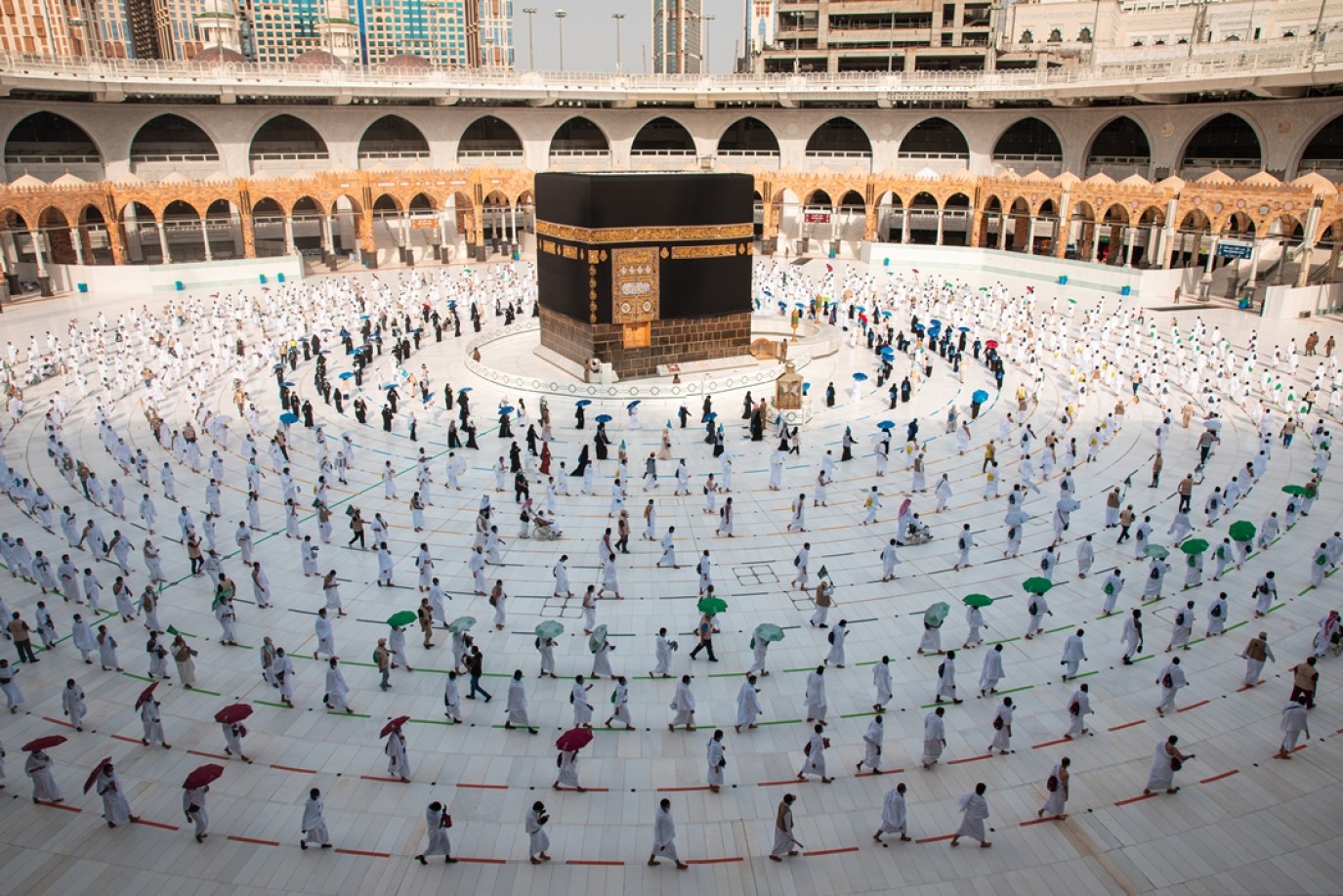 دليل الحاج لتجنب الإجهاد العضلي أثناء الحج والطواف