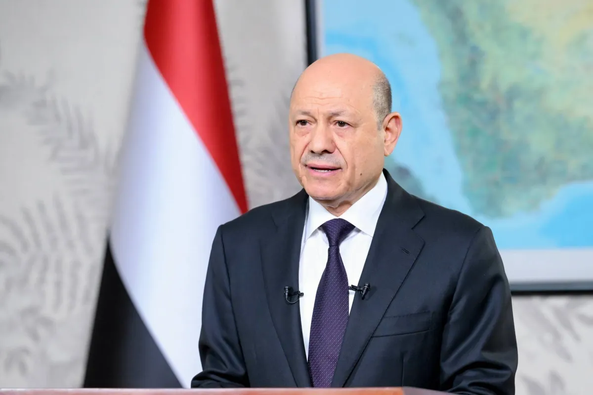 العليمي يقر باختلالات الوحدة ويشدد على إنصاف الجنوب