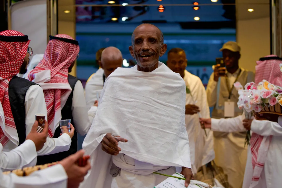 دموع وفرح حجاج سودانيين يروون تفاصيل رحلتهم الى مكة