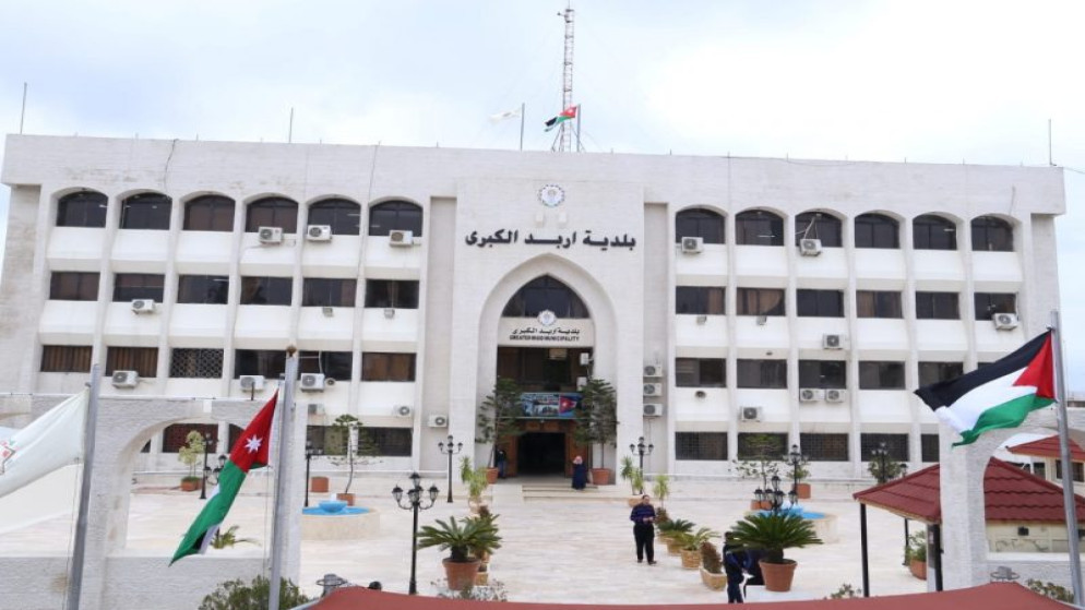 بلدية اربد تنهي تعبيد طرق المغير بعد مشروع الصرف الصحي