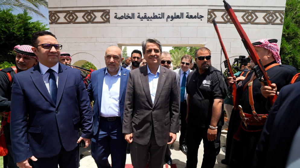 وزير الشباب يرعى احتفالات الاستقلال ومعرض الجاليات في جامعة العلوم التطبيقية