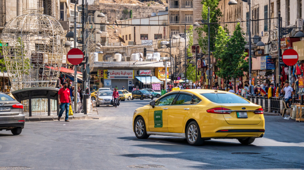 تعديلات جديدة تسهل ترخيص السيارات الهجينة والكهربائية في الأردن