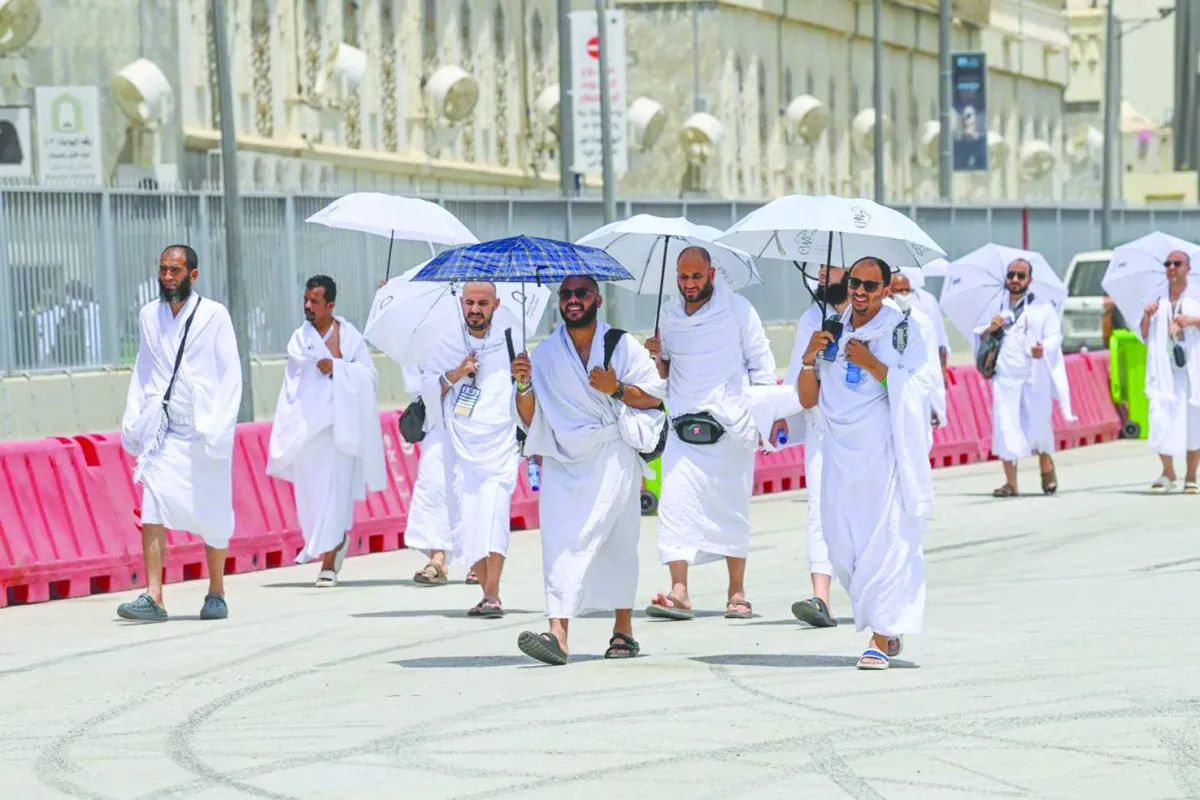 ضيوف الرحمن يصعدون عرفات لأداء الركن الأعظم وسط استعدادات مكثفة