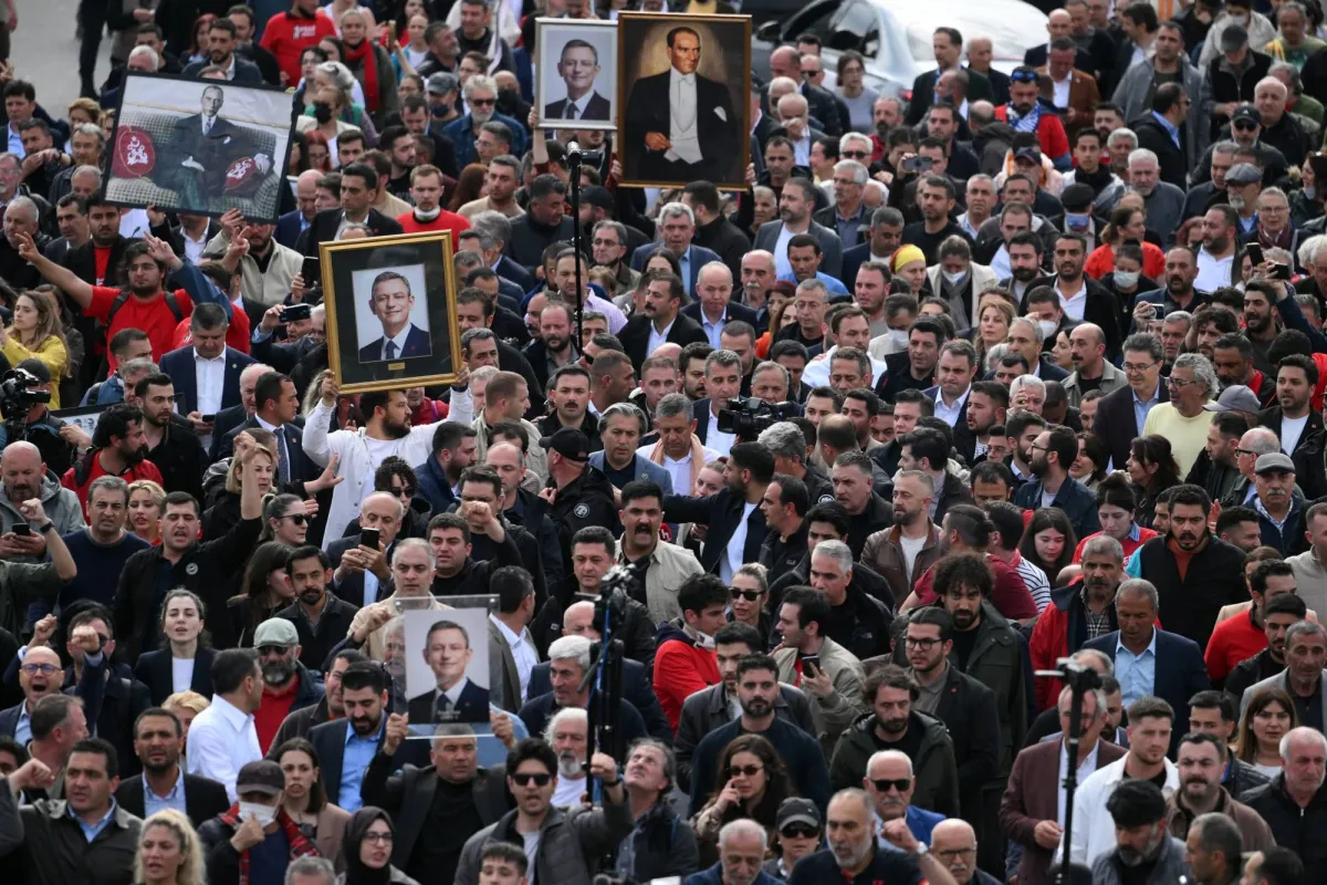 صراع الزعامة يشتد داخل الشعب الجمهوري التركي ورسائل متضاربة تعمق الانقسام