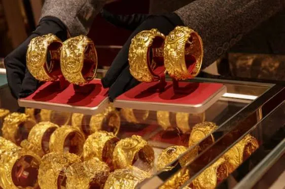 جي بي مورغان يخفض توقعات اسعار الذهب لعام 2026
