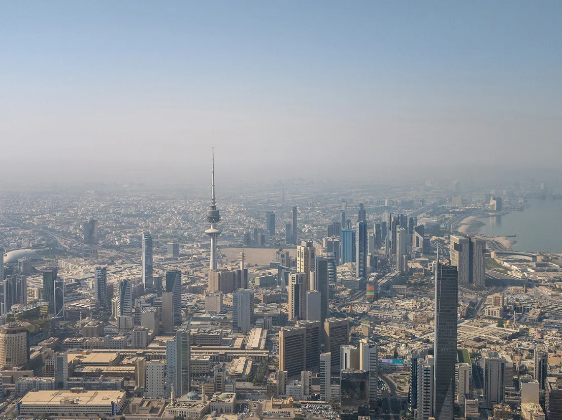 الجيش الكويتي يتصدى لهجمات بصواريخ وطائرات مسيرة
