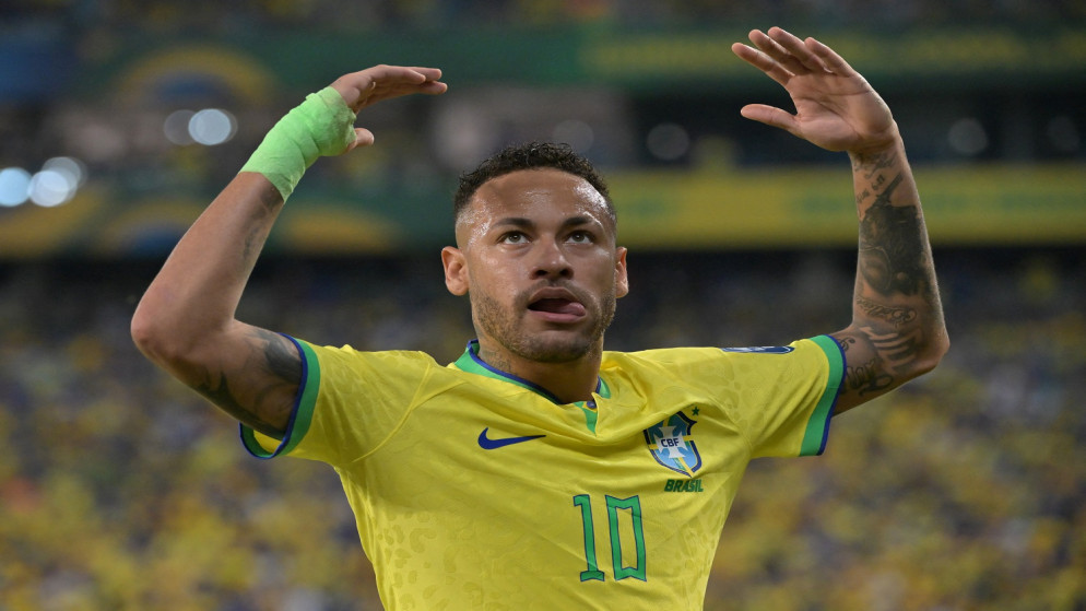 اصابة نيمار تثير القلق قبل كأس العالم وغيابه عن وديتي البرازيل