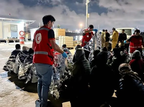 ليبيا تحبط تهريب عشرات المهاجرين قبالة سواحل طبرق