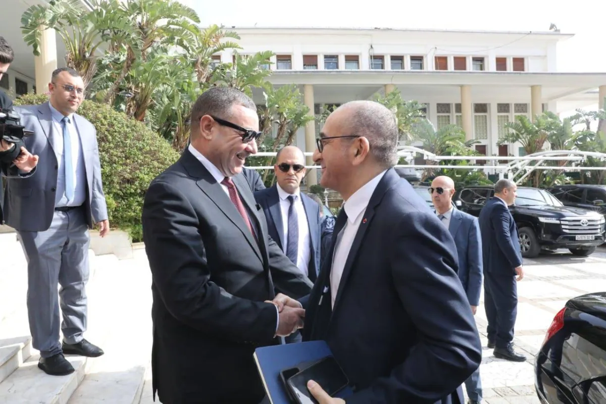 وزير الداخلية الجزائري يبحث في باريس ملفات التعاون ومكافحة الارهاب