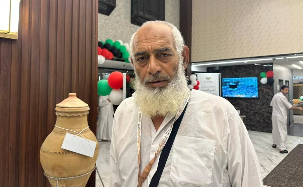حاج سوري يحقق حلمه بالطواف بعد سنوات من الفقد والمعاناة