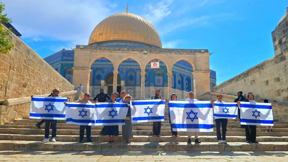 القدس: رفع أعلام الاحتلال بالأقصى انتهاك للقانون الدولي