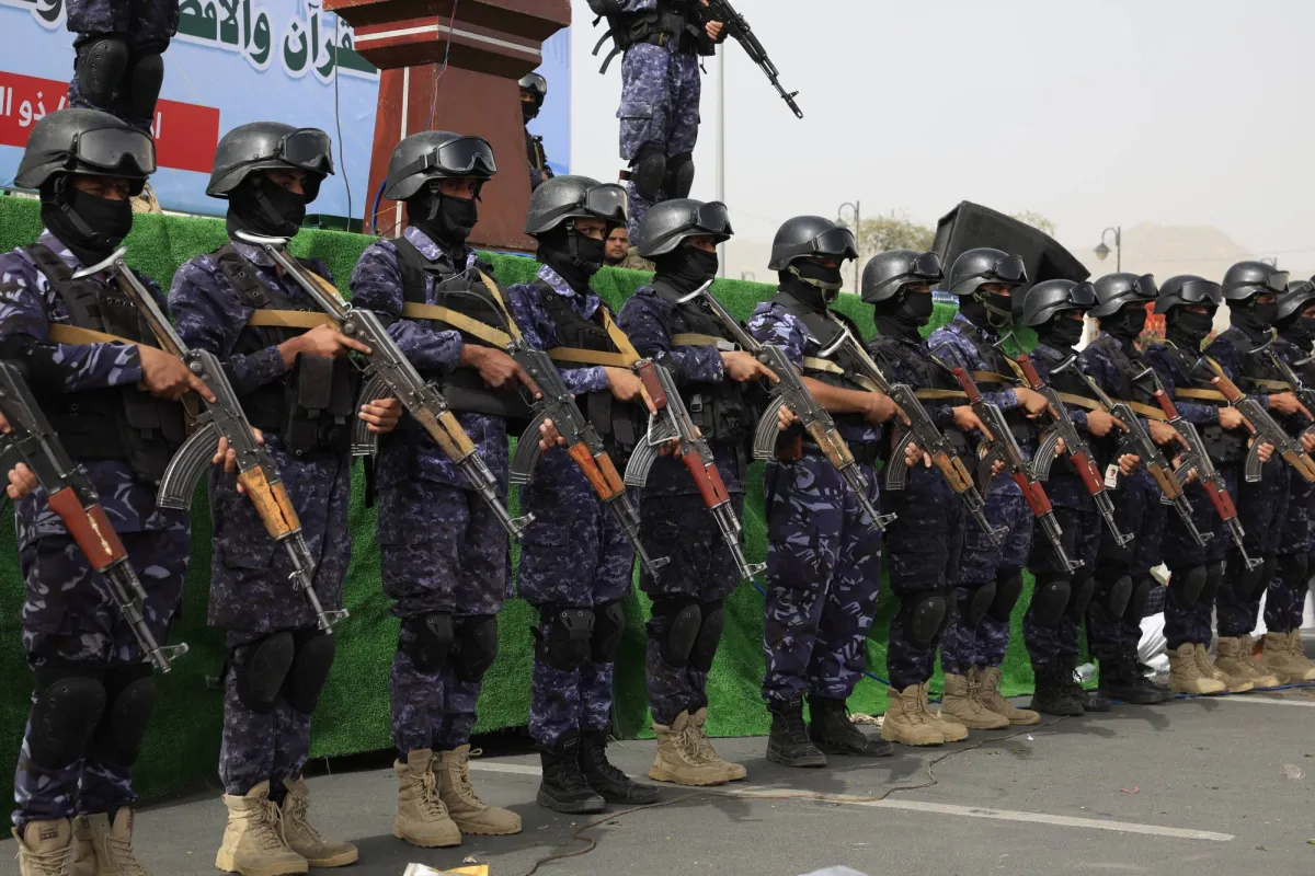 الحوثيون يصعدون حملات الاعتقال والملاحقة في إب بعد صلاة الغائب على هادي
