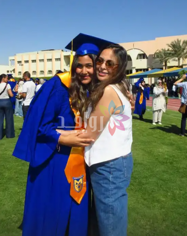داليا البحيري تحتفل بتخرج ابنتها بعد 14 عامًا من الدراسة